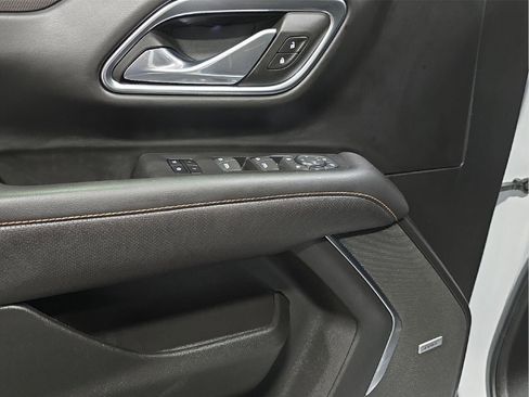 Used 2024 GMC Yukon XL AT4 w/ AT4 Premium Package image 8