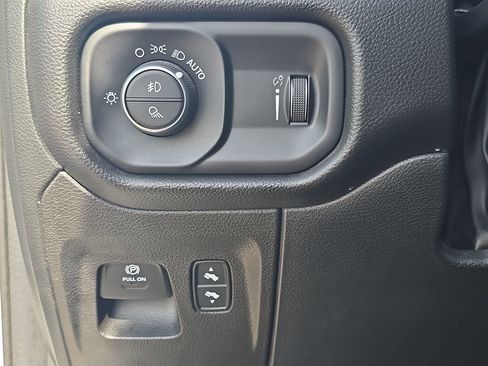 Used 2022 RAM 1500 Big Horn AWD/4WD image 28