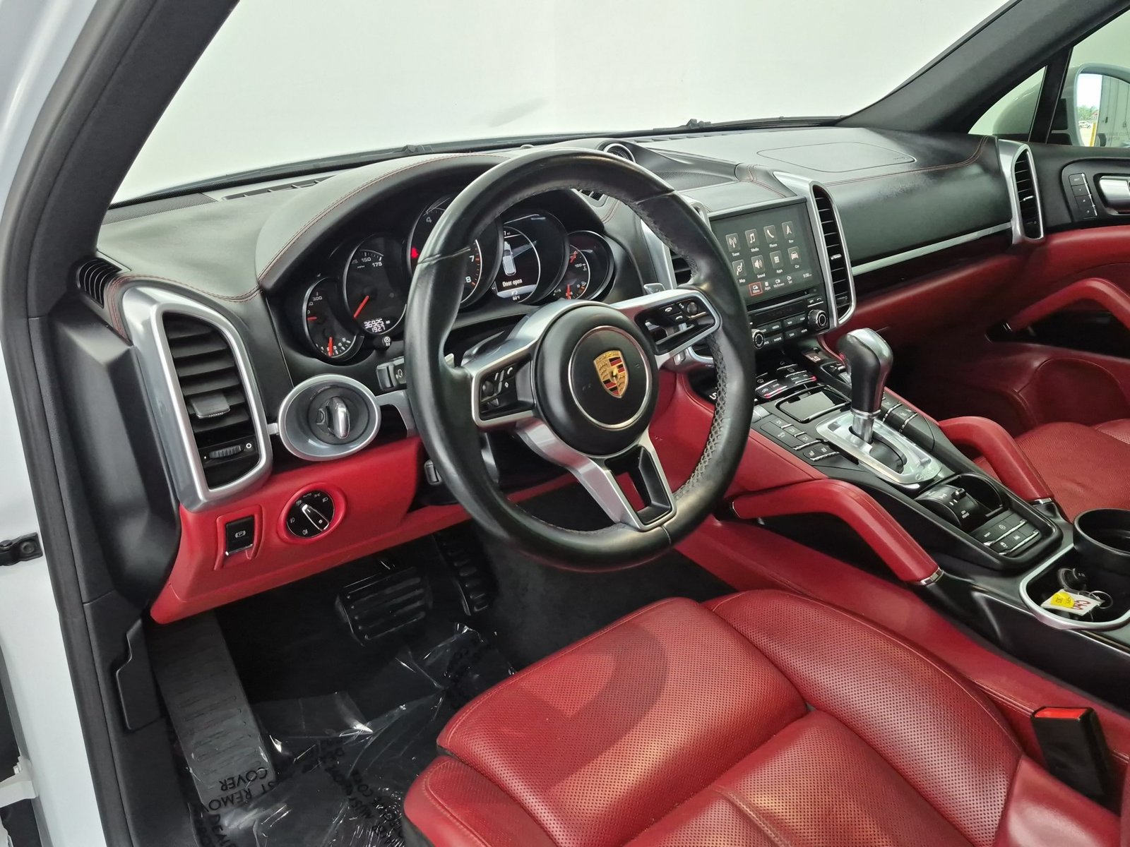 Used 2017 Porsche Cayenne Platinum Edition AWD/4WD image 4