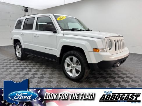 Used 2017 Jeep Patriot Latitude w/ Sun/Sound Group AWD/4WD image 1
