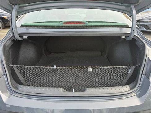 New 2026 Hyundai Elantra SE FWD image 12