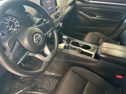 Used 2021 Nissan Altima 2.5 SV FWD image 12