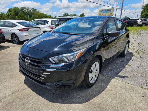 Used 2024 Nissan Versa S w/ Trunk Package FWD image 1