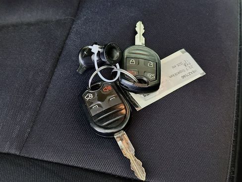 Used 2017 Ford Expedition XLT image 22