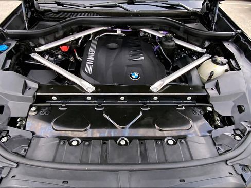 Certified 2024 BMW X5 xDrive40i w/ Executive Package image 29