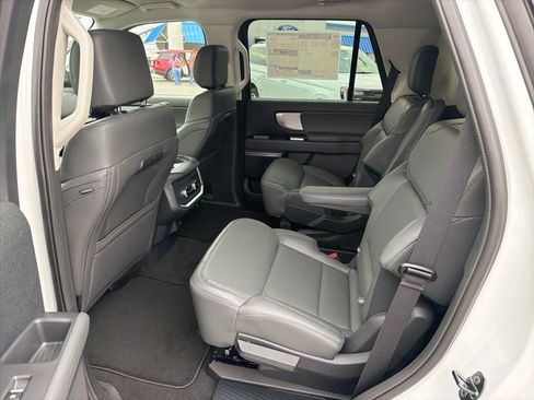 New 2026 Ford Expedition Active RWD image 18