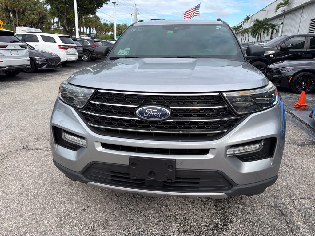 Used 2020 Ford Explorer XLT w/ Equipment Group 202A AWD/4WD image 2