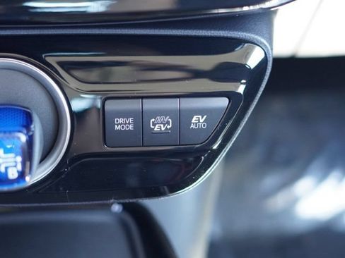 Certified 2022 Toyota Prius Prime LE FWD image 31