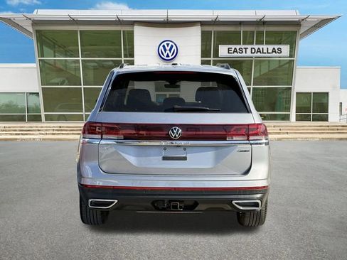Used 2025 Volkswagen Atlas SE AWD/4WD image 4