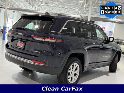 Used 2023 Jeep Grand Cherokee Limited image 3