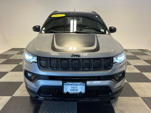 Used 2022 Jeep Compass Latitude AWD/4WD image 2