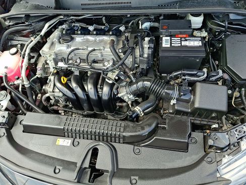 Used 2021 Toyota Corolla LE FWD image 27