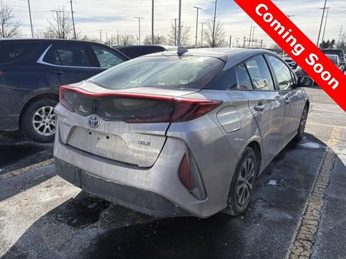 Used 2021 Toyota Prius Prime XLE image 6