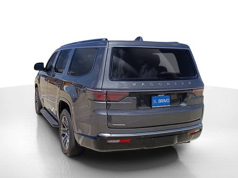 Used 2023 Jeep Wagoneer 4WD w/ Premium Group I image 8