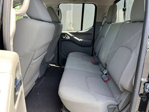 Used 2020 Nissan Frontier SV w/ Midnight Edition Floor Mats AWD/4WD image 5