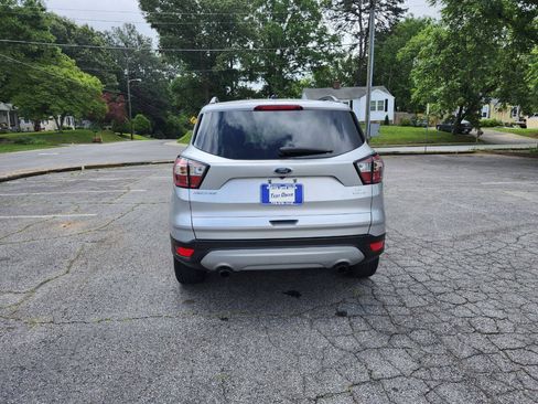 Used 2018 Ford Escape SE FWD image 15