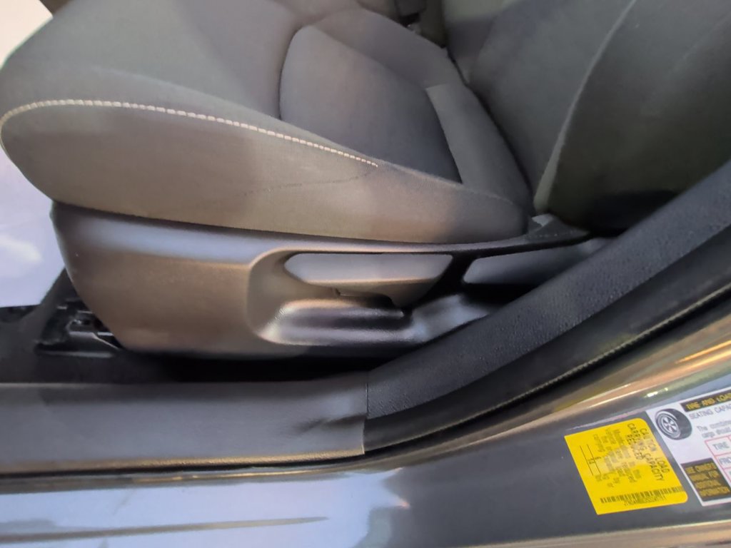 Used 2025 Toyota Corolla SE FWD image 12