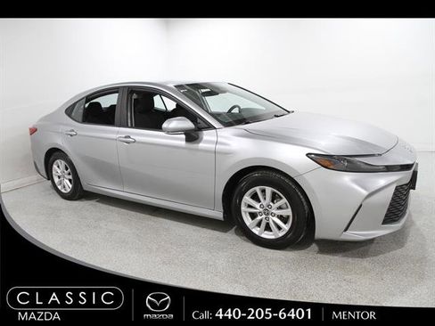 Used 2025 Toyota Camry LE image 1
