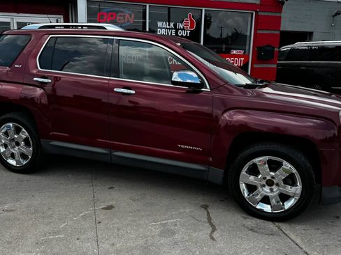 Used 2011 GMC Terrain SLT FWD image 3