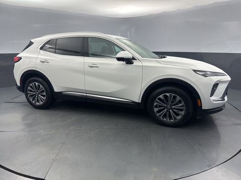 Used 2024 Buick Envision Preferred image 12