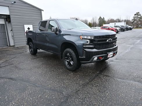 Used 2022 Chevrolet Silverado 1500 LT Trail Boss w/ Safety Package AWD/4WD image 2
