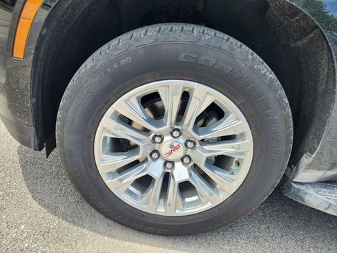 Used 2025 GMC Yukon Denali AWD/4WD image 26