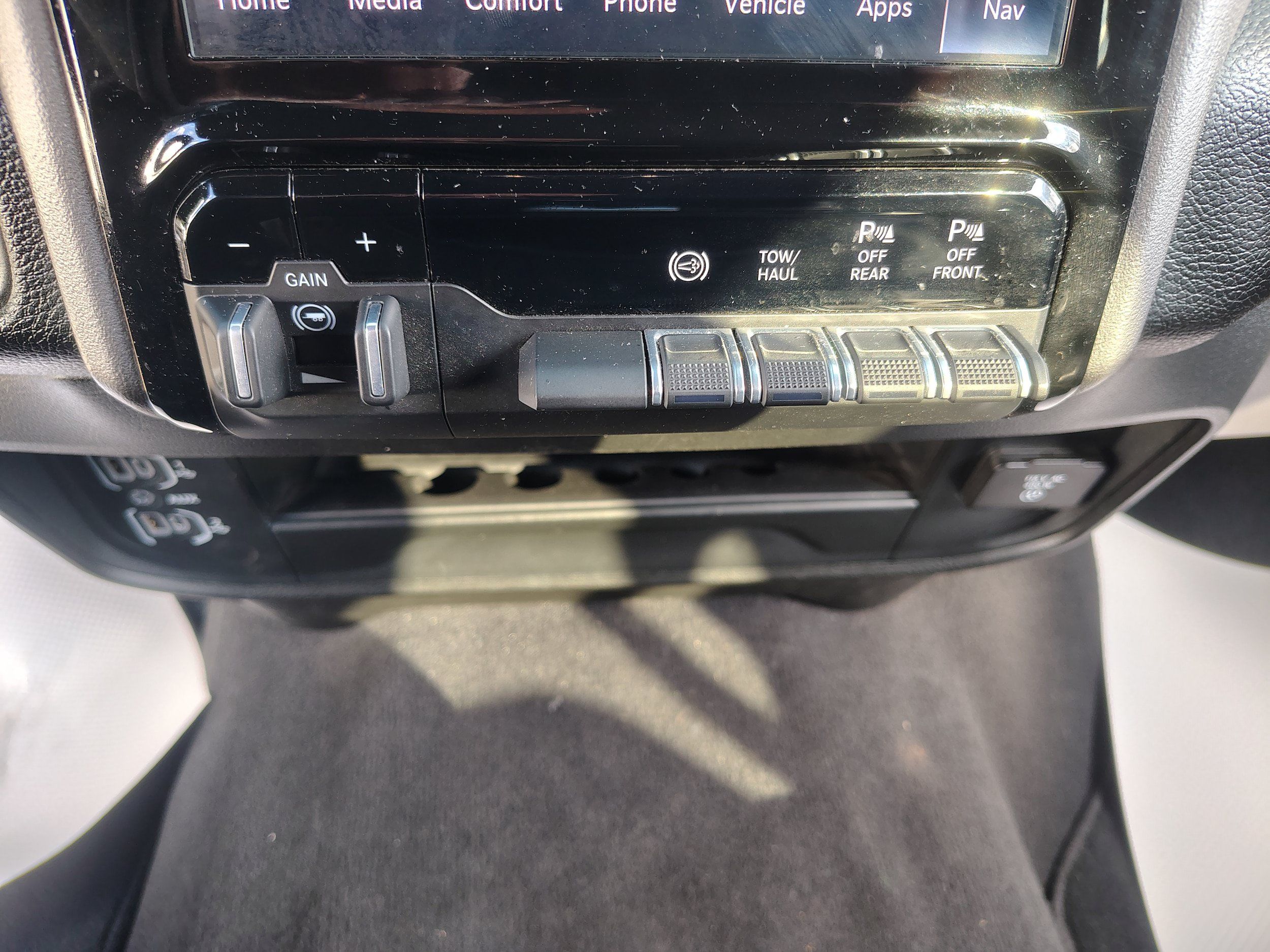 Used 2026 RAM 2500 Laramie AWD/4WD image 37