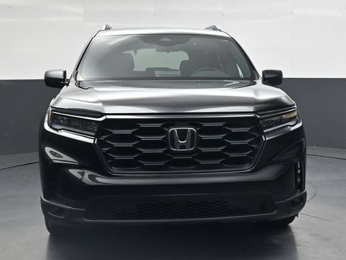 Used 2025 Honda Pilot Sport image 10