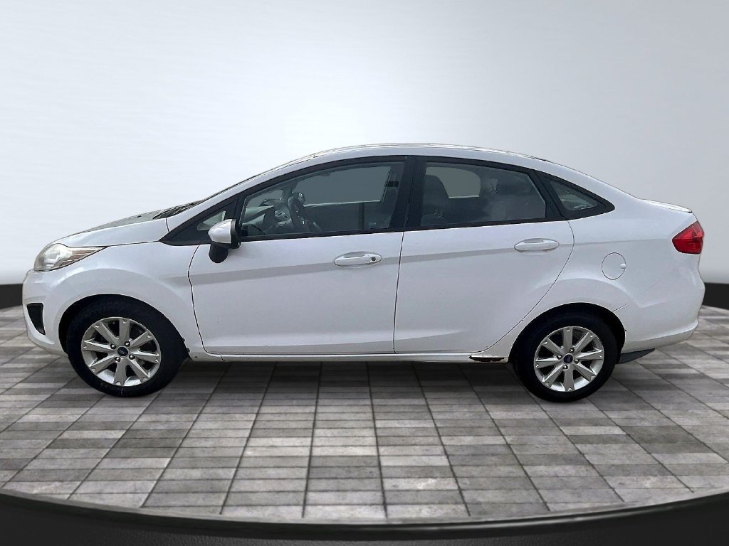 Used 2012 Ford Fiesta SE FWD image 4