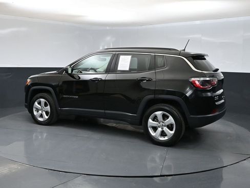 Used 2021 Jeep Compass Latitude w/ Convenience Group AWD/4WD image 4