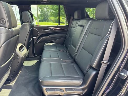 Used 2023 Cadillac Escalade Premium Luxury w/ LPO, Radiant Package AWD/4WD image 33