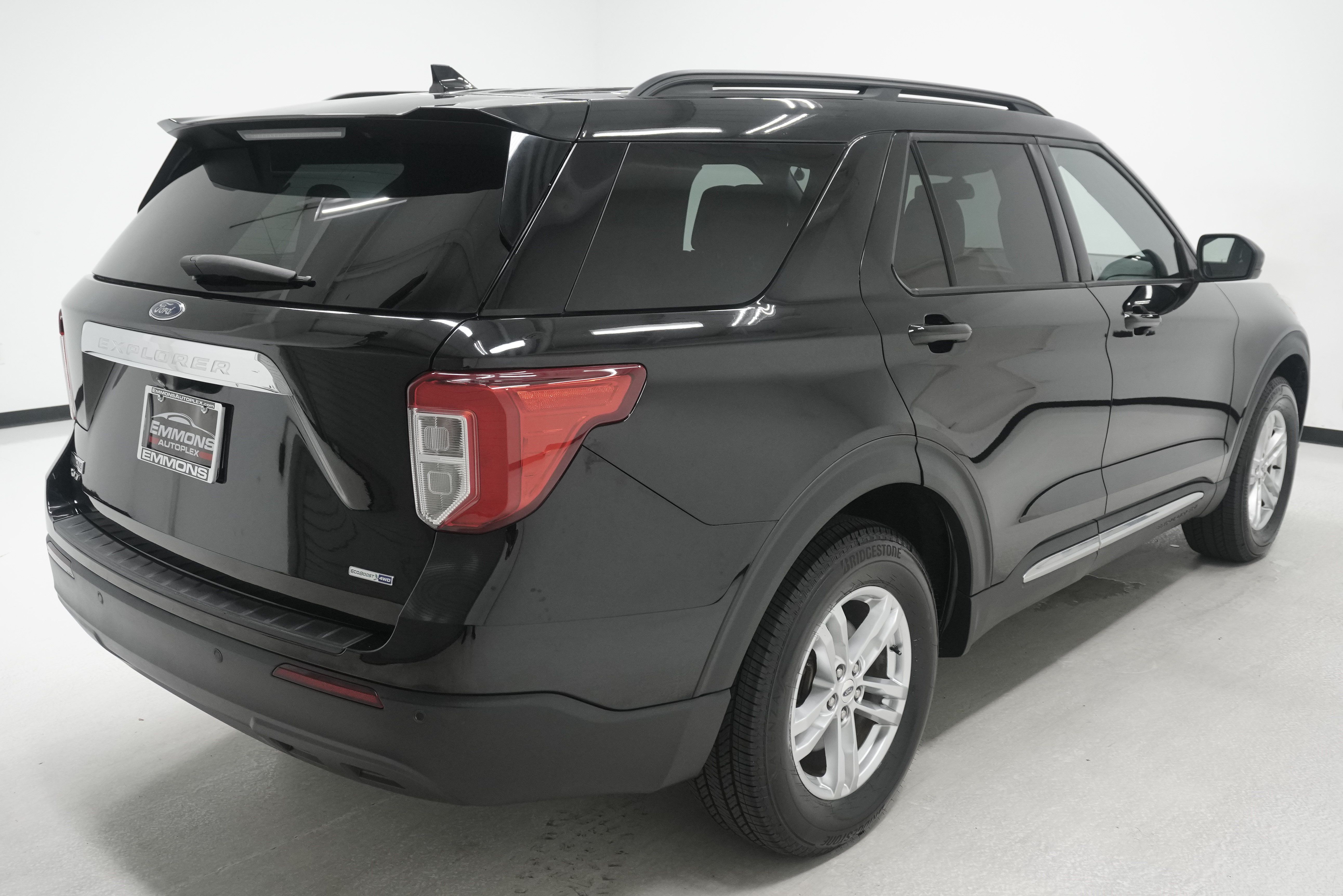 Used 2020 Ford Explorer XLT AWD/4WD image 4