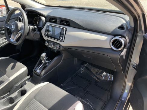 Used 2021 Nissan Versa SV image 31