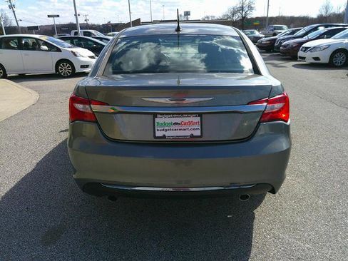 Used 2013 Chrysler 200 Limited image 2