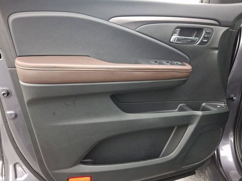 Used 2025 Honda Ridgeline RTL+ image 12