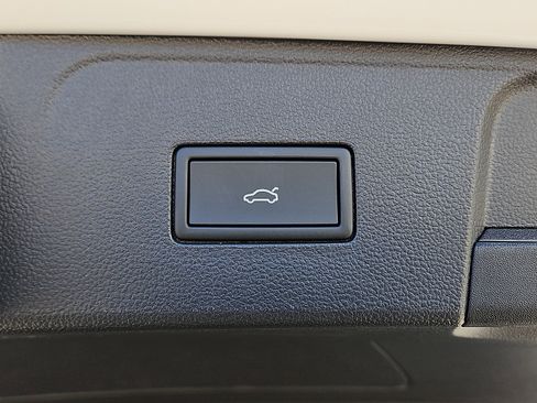 New 2026 Volkswagen Atlas Peak Edition AWD/4WD image 9