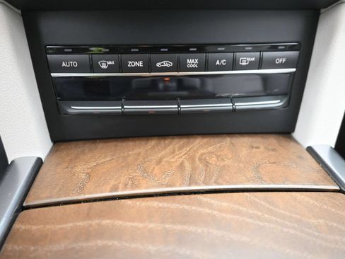 Used 2016 Mercedes-Benz E 350 4MATIC Sedan image 20