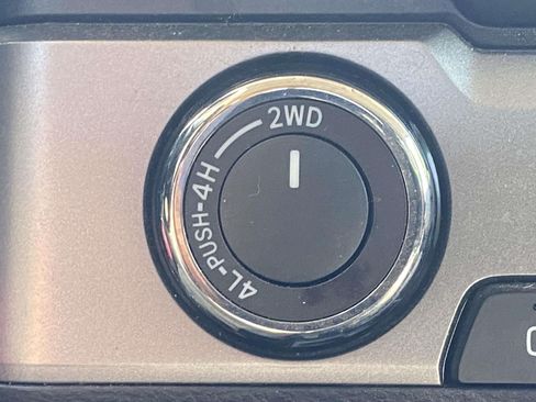 Used 2022 Toyota Tacoma SR AWD/4WD image 29