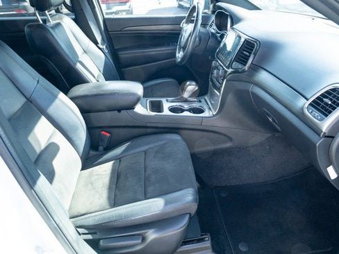 Certified 2021 Jeep Grand Cherokee Laredo X image 38