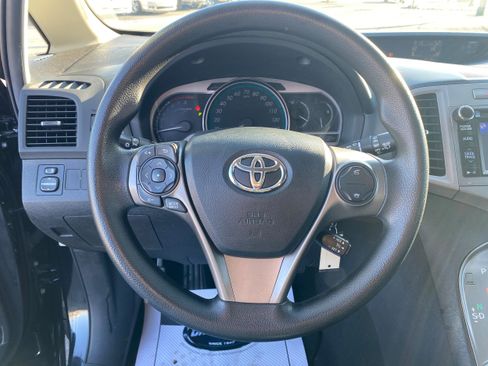 Used 2013 Toyota Venza LE image 11