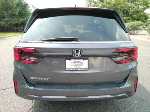 Used 2025 Honda Odyssey Touring image 7