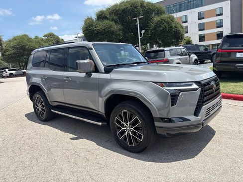 Used 2026 Lexus GX 550 w/ Accessory Package (2T) AWD/4WD image 7