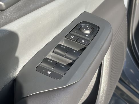 Certified 2025 Toyota Prius LE AWD/4WD image 29