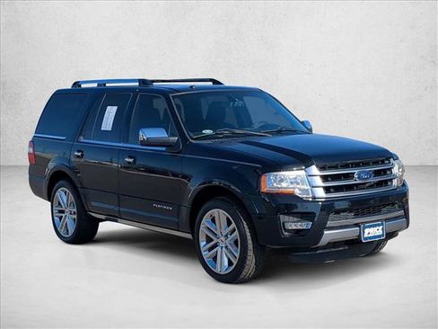 Used 2017 Ford Expedition Platinum image 3