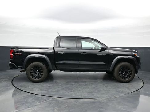 Used 2025 Chevrolet Colorado Trail Boss AWD/4WD image 8