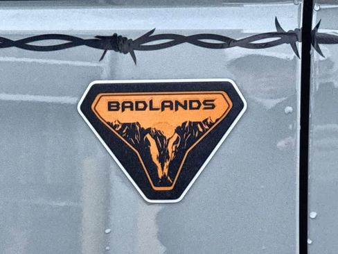 Used 2023 Ford Bronco Badlands image 10