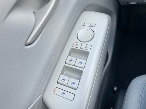 Used 2025 Hyundai Kona SEL image 23