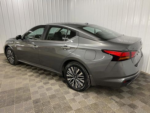 Used 2024 Nissan Altima 2.5 SV image 6