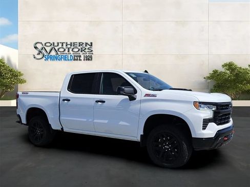 Used 2025 Chevrolet Silverado 1500 LT Trail Boss w/ Convenience Package II AWD/4WD image 7