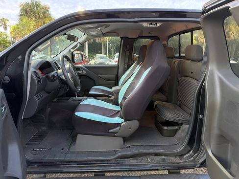 Used 2017 Nissan Frontier SV RWD image 7